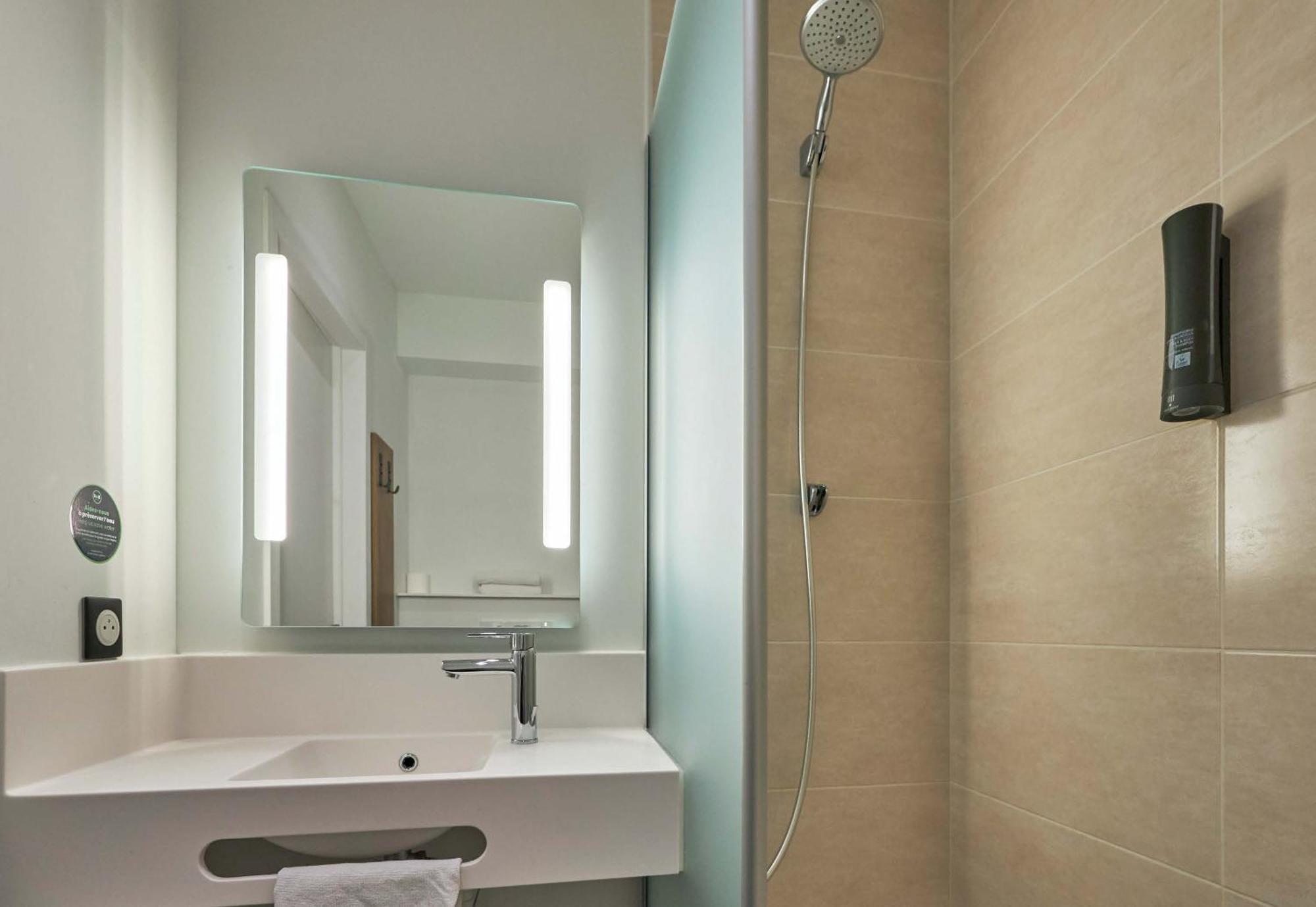 B&B Hotel וויסטרהאם מראה חיצוני תמונה
